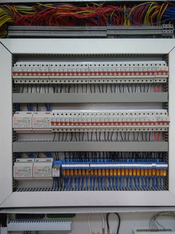 برق و اتوماسیون صنعتی